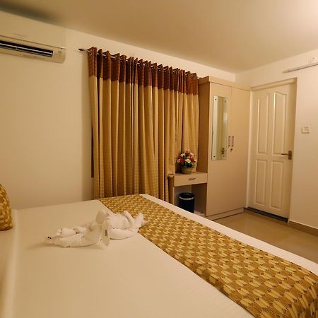 Hotel Swarna Residency Kochi Luaran gambar