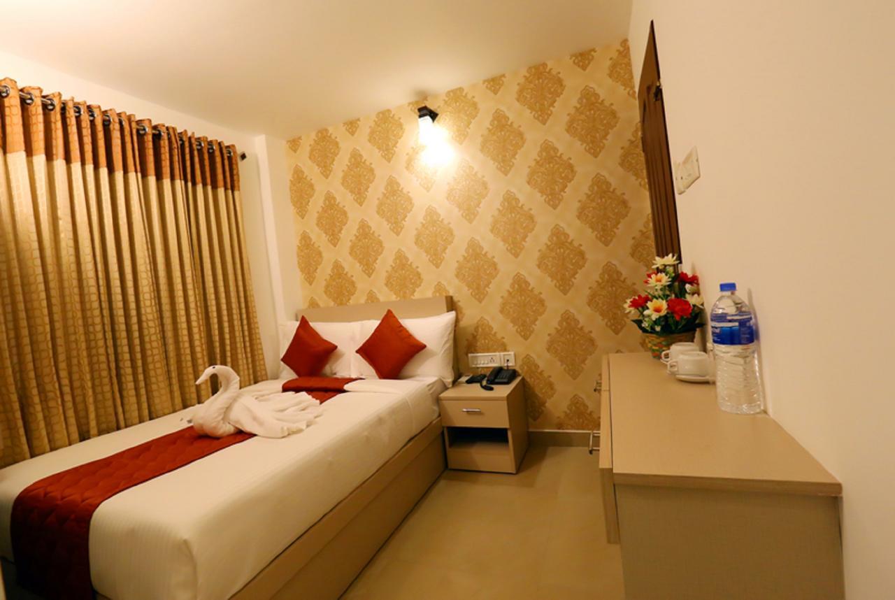 Hotel Swarna Residency Kochi Luaran gambar