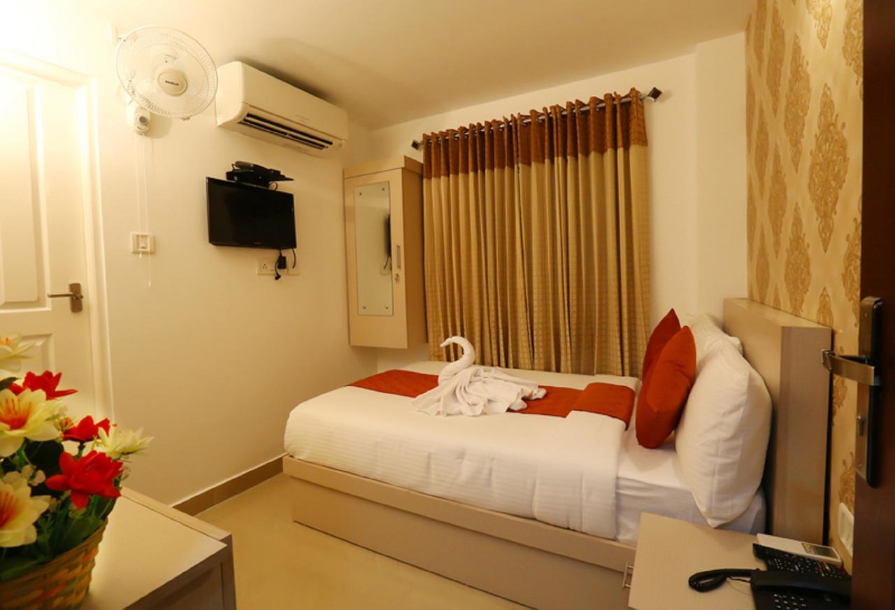 Hotel Swarna Residency Kochi Luaran gambar