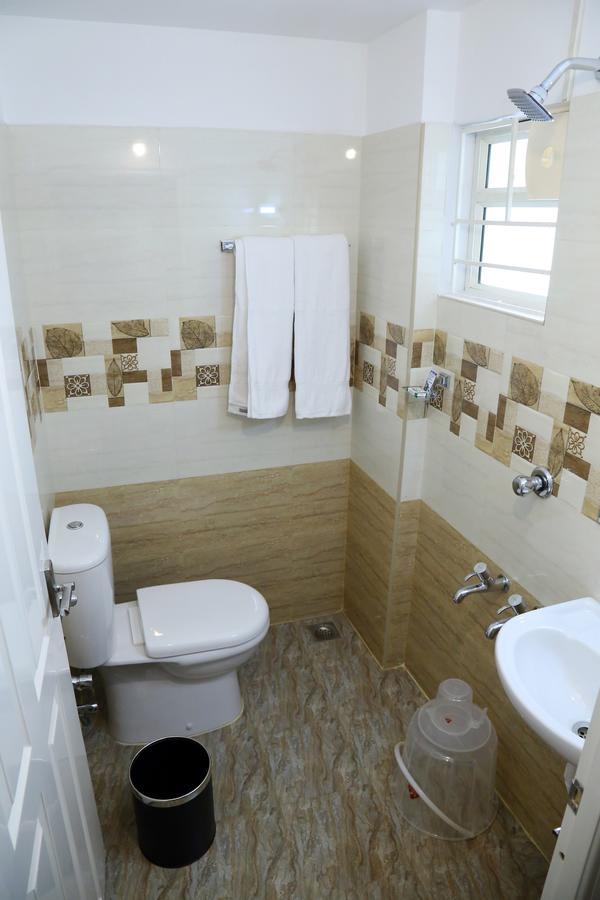 Hotel Swarna Residency Kochi Luaran gambar