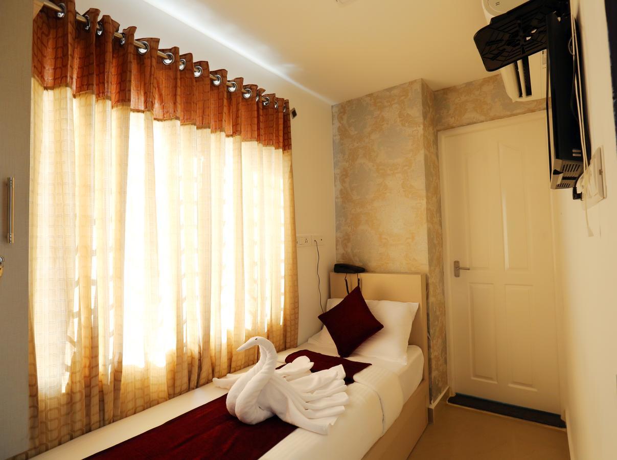 Hotel Swarna Residency Kochi Luaran gambar